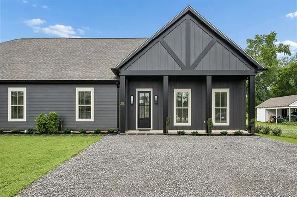 $4,000 | 719 West 18th Avenue, Covington, LA 70433