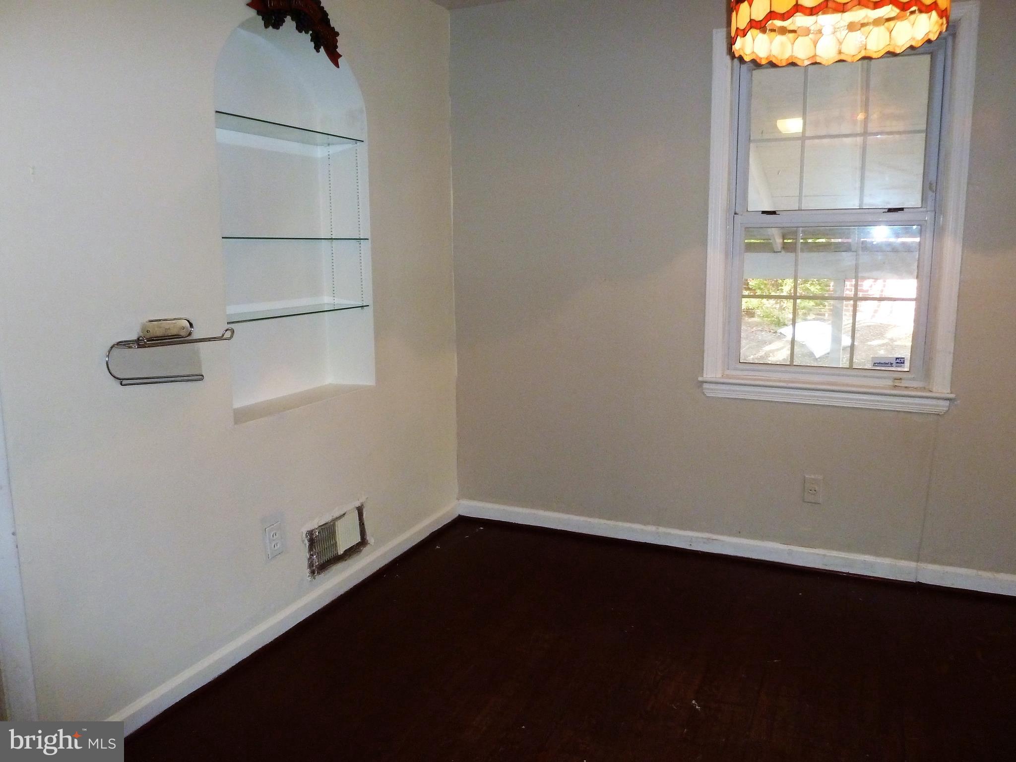 10702 Malone Street Silver Spring, MD 20902 - Photo 12 of 49 Dining Room
