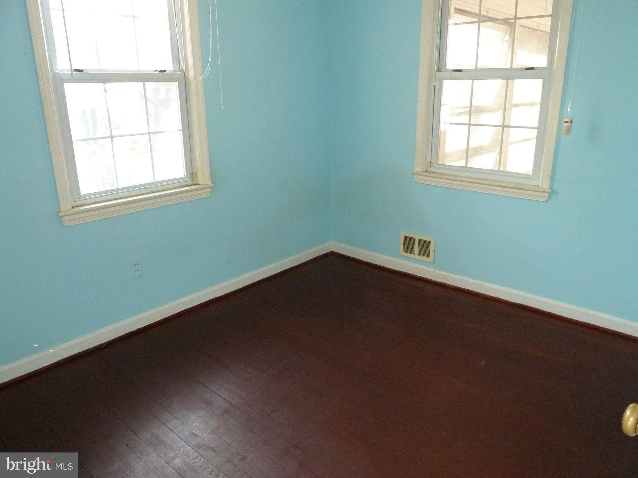 10702 Malone Street Silver Spring, MD 20902 - Photo 33 of 49 Second BedroomMa