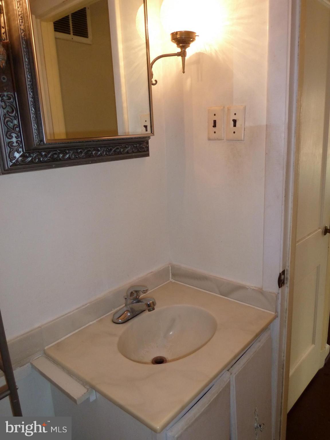 10702 Malone Street Silver Spring, MD 20902 - Photo 44 of 49 Main Level Bath