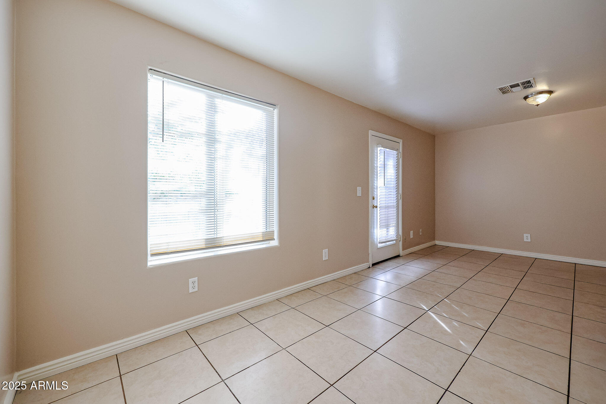 2614 East Monte Vista Road, Unit 4 Phoenix, AZ 85008 - Photo 11 of 37 B (10)