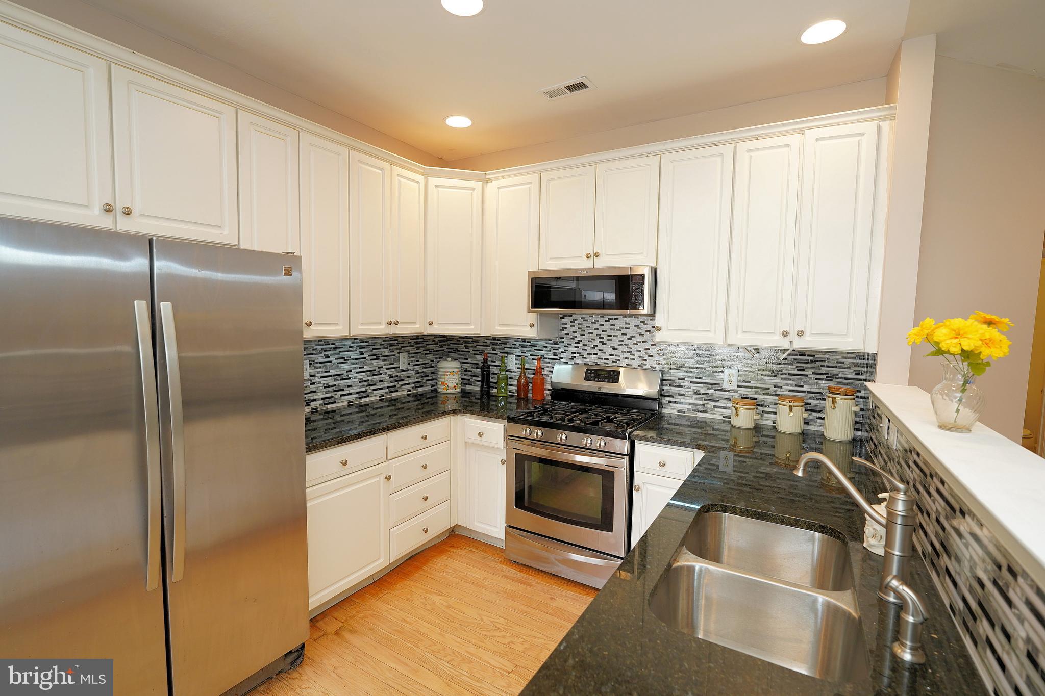 38 Sandstone Road East Windsor, NJ 08520 - Photo 12 of 41