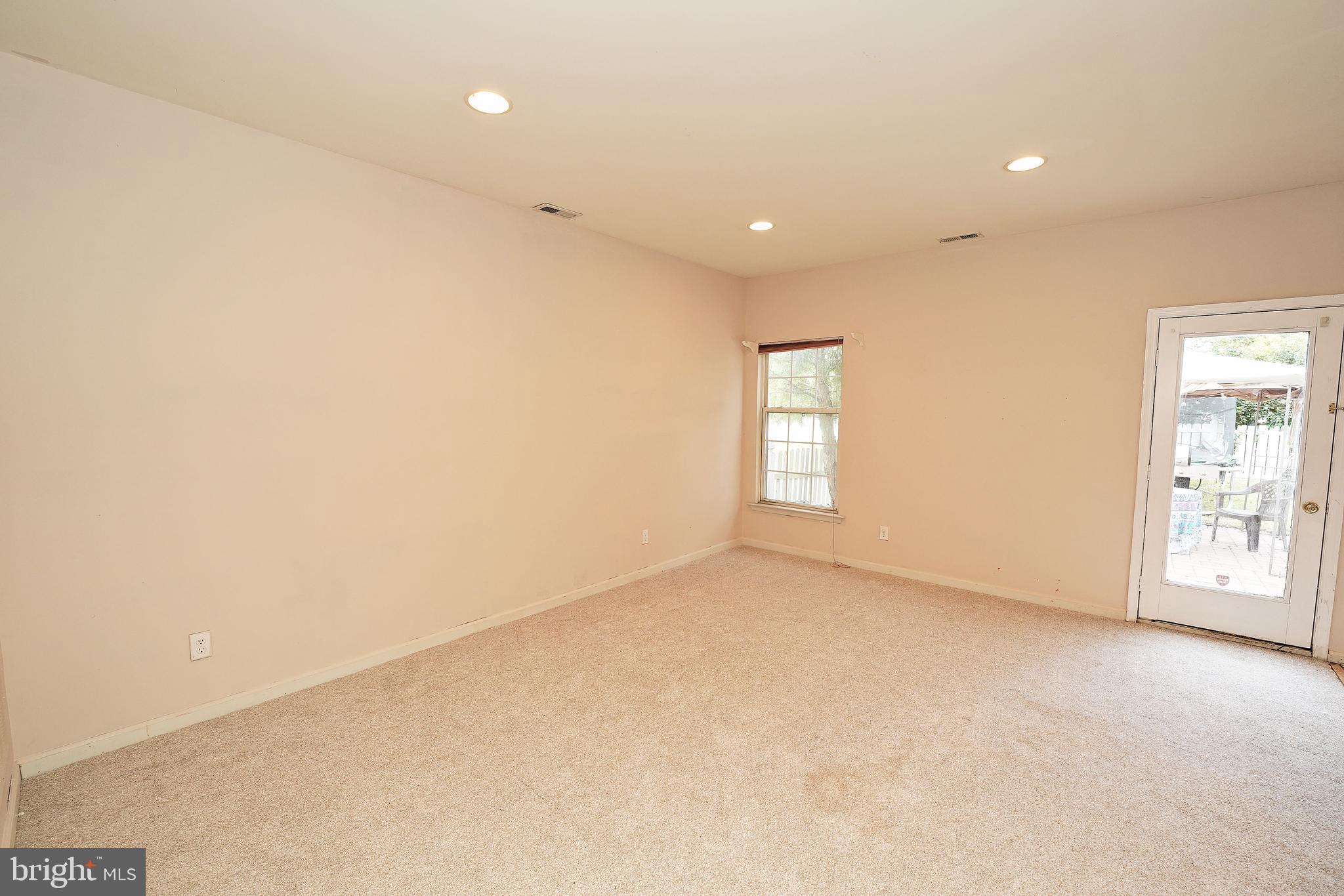 38 Sandstone Road East Windsor, NJ 08520 - Photo 22 of 41