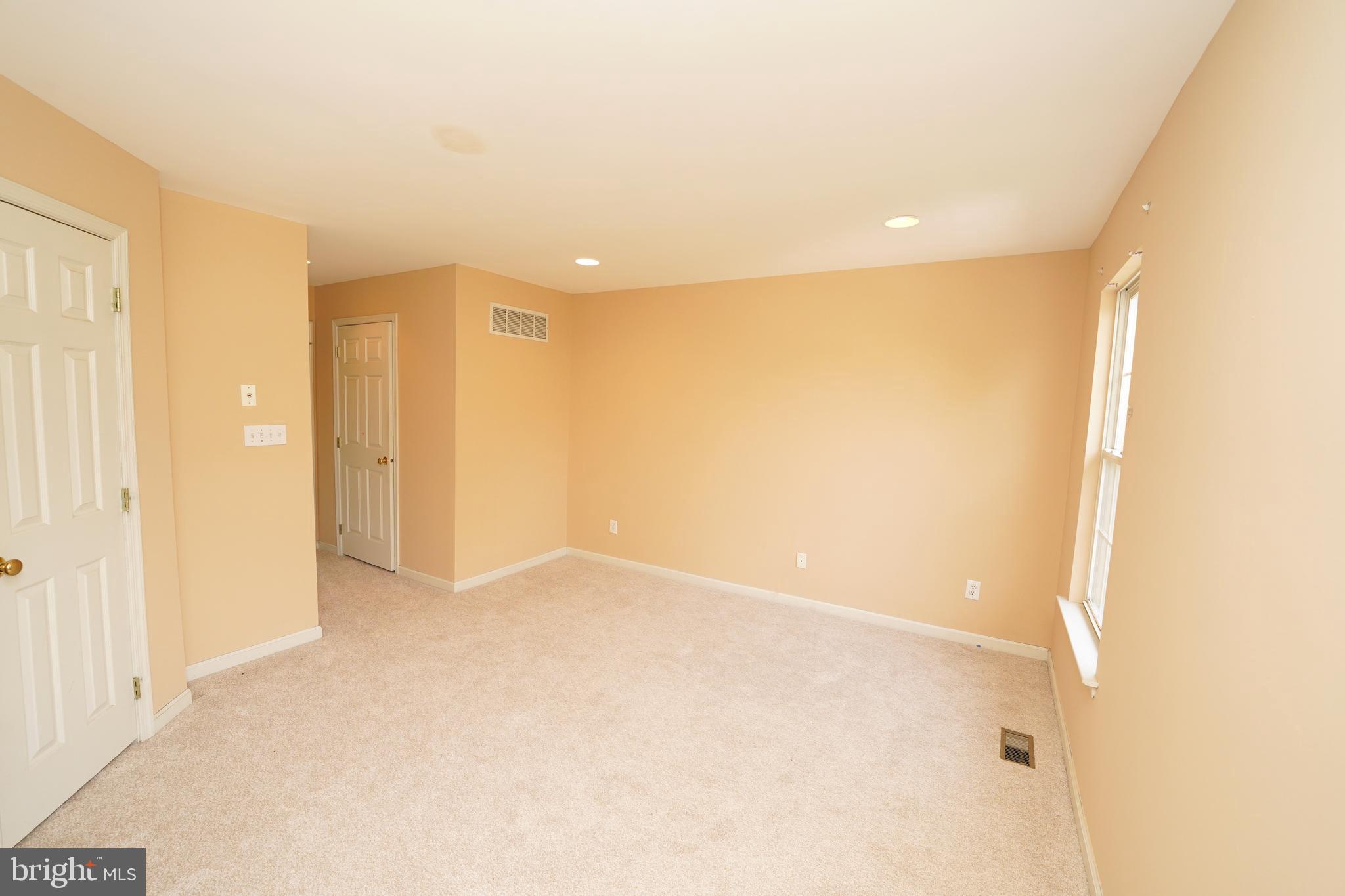 38 Sandstone Road East Windsor, NJ 08520 - Photo 26 of 41