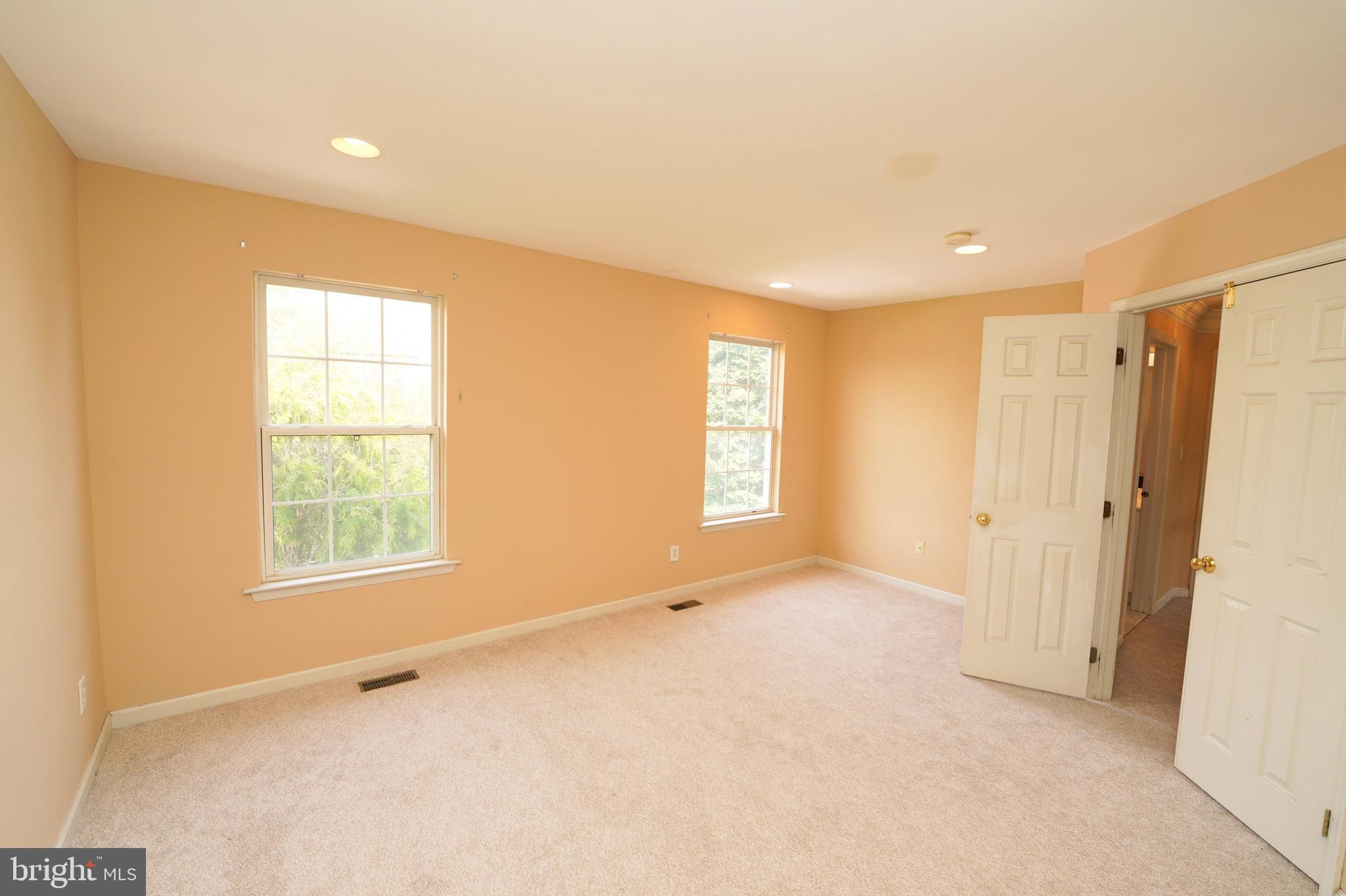 38 Sandstone Road East Windsor, NJ 08520 - Photo 28 of 41