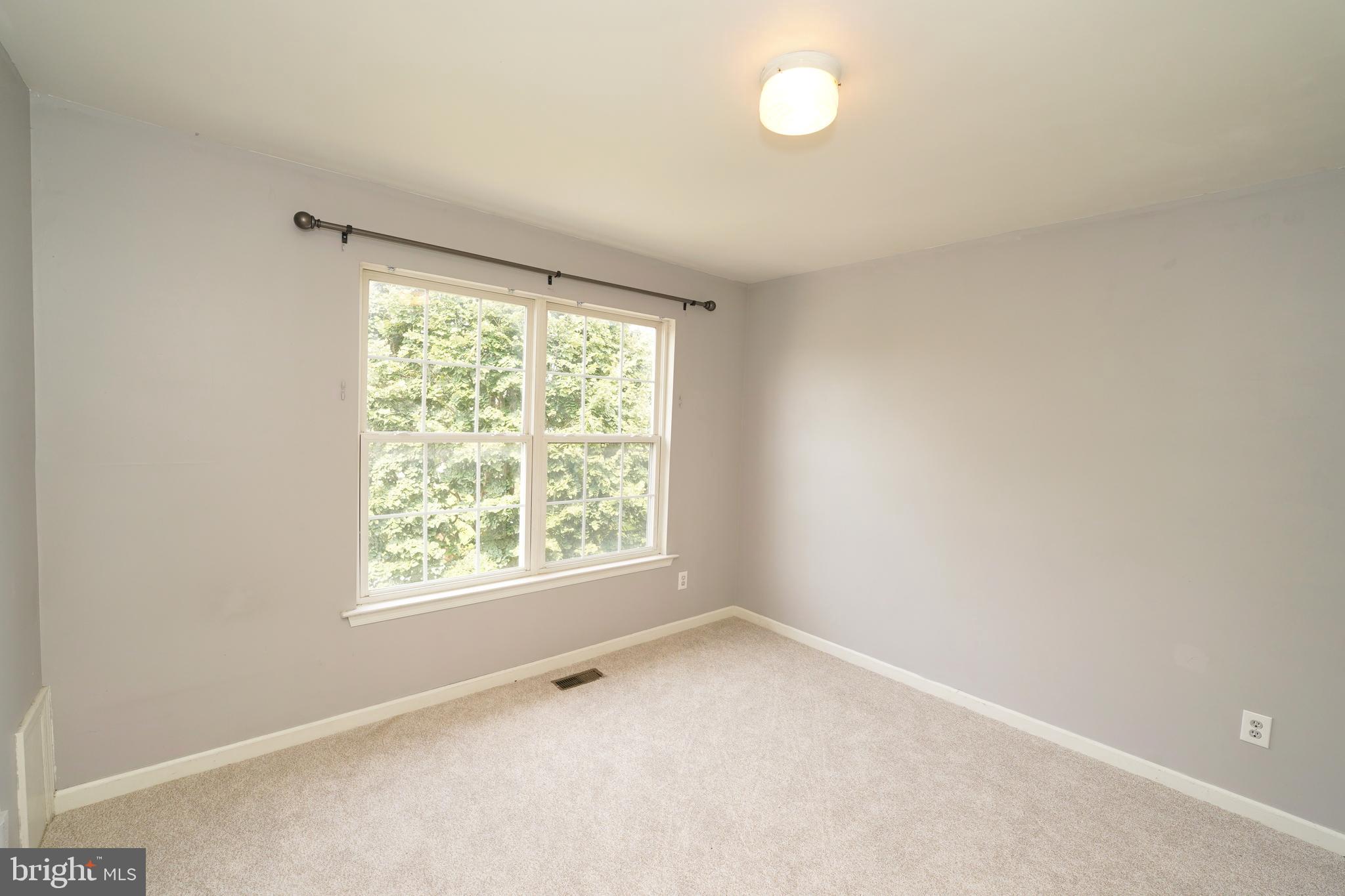 38 Sandstone Road East Windsor, NJ 08520 - Photo 33 of 41