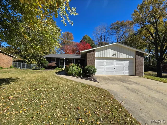 $265,500 | 58 Eastmoor Drive, Wood River, IL 62095