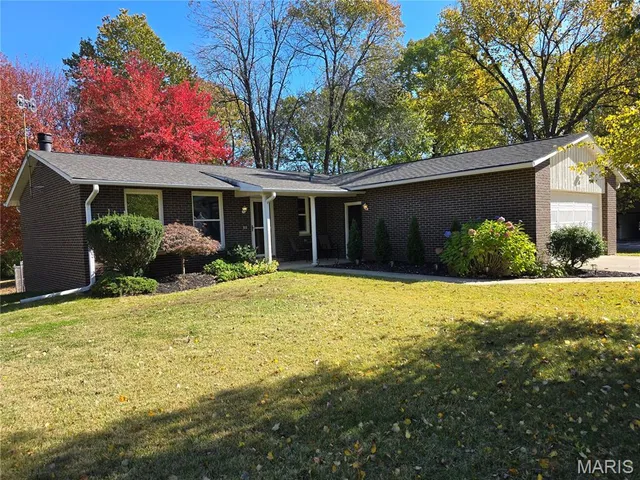 $265,500 | 58 Eastmoor Drive, Wood River, IL 62095