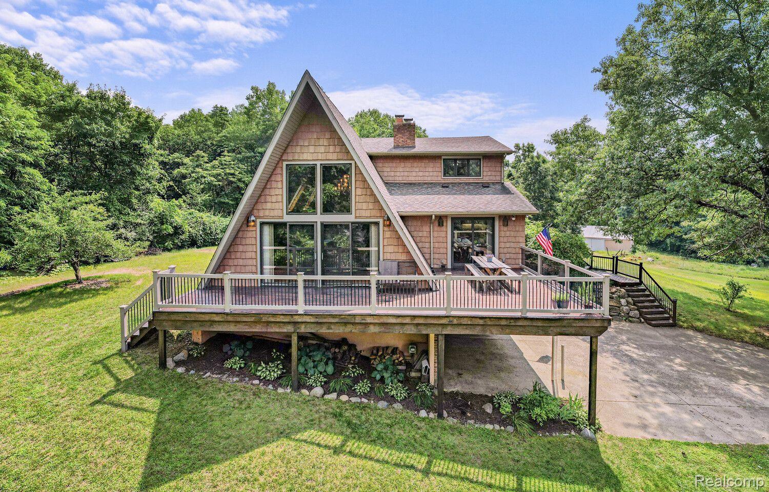 16121 Catalpa Ridge Holly, MI 48442 - Photo 2 of 38