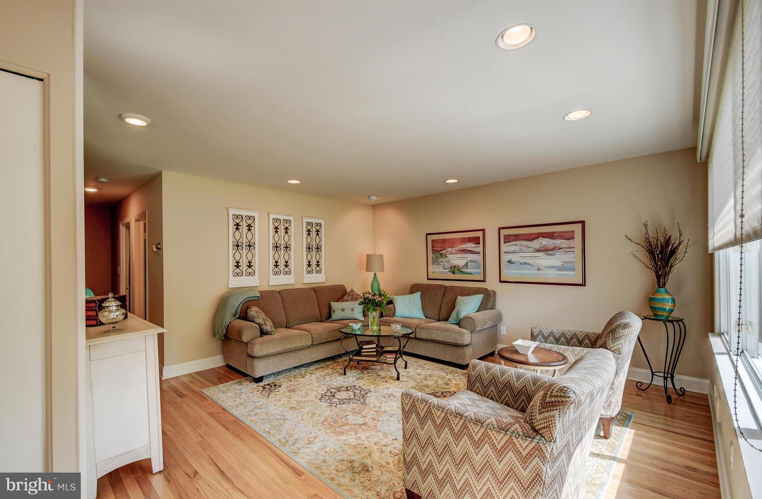 3318 Wild Cherry Road Baltimore, MD 21244 - Photo 3 of 25 Gallery Image 3