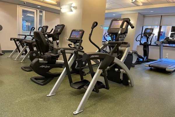 $40,000 | 422 East 72nd Street, Unit 32DE | Lenox Hill