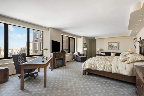 $40,000 | 422 East 72nd Street, Unit 32DE | Lenox Hill