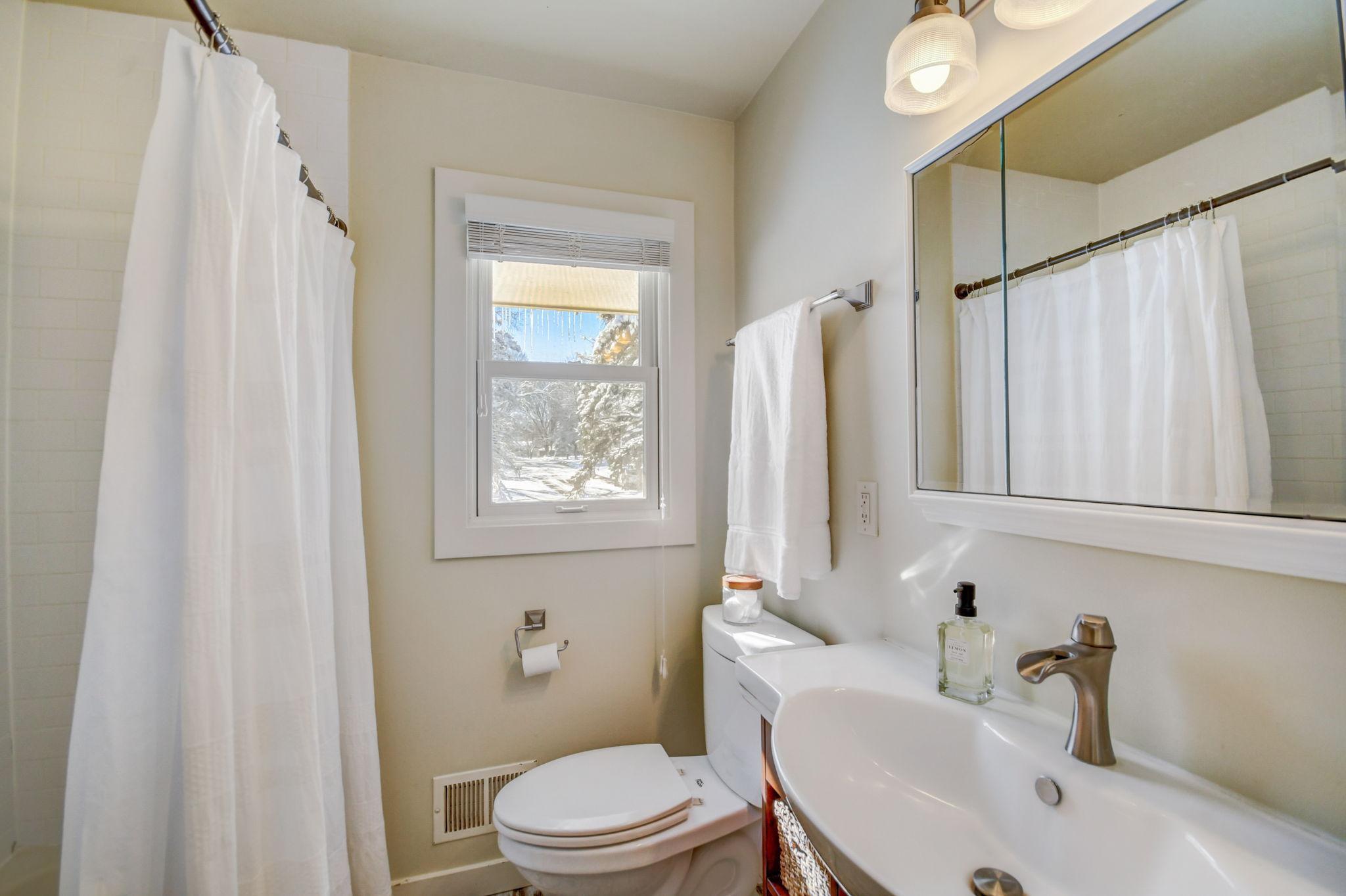 5026 Holiday Road Minnetonka, MN 55345 - Photo 20 of 45