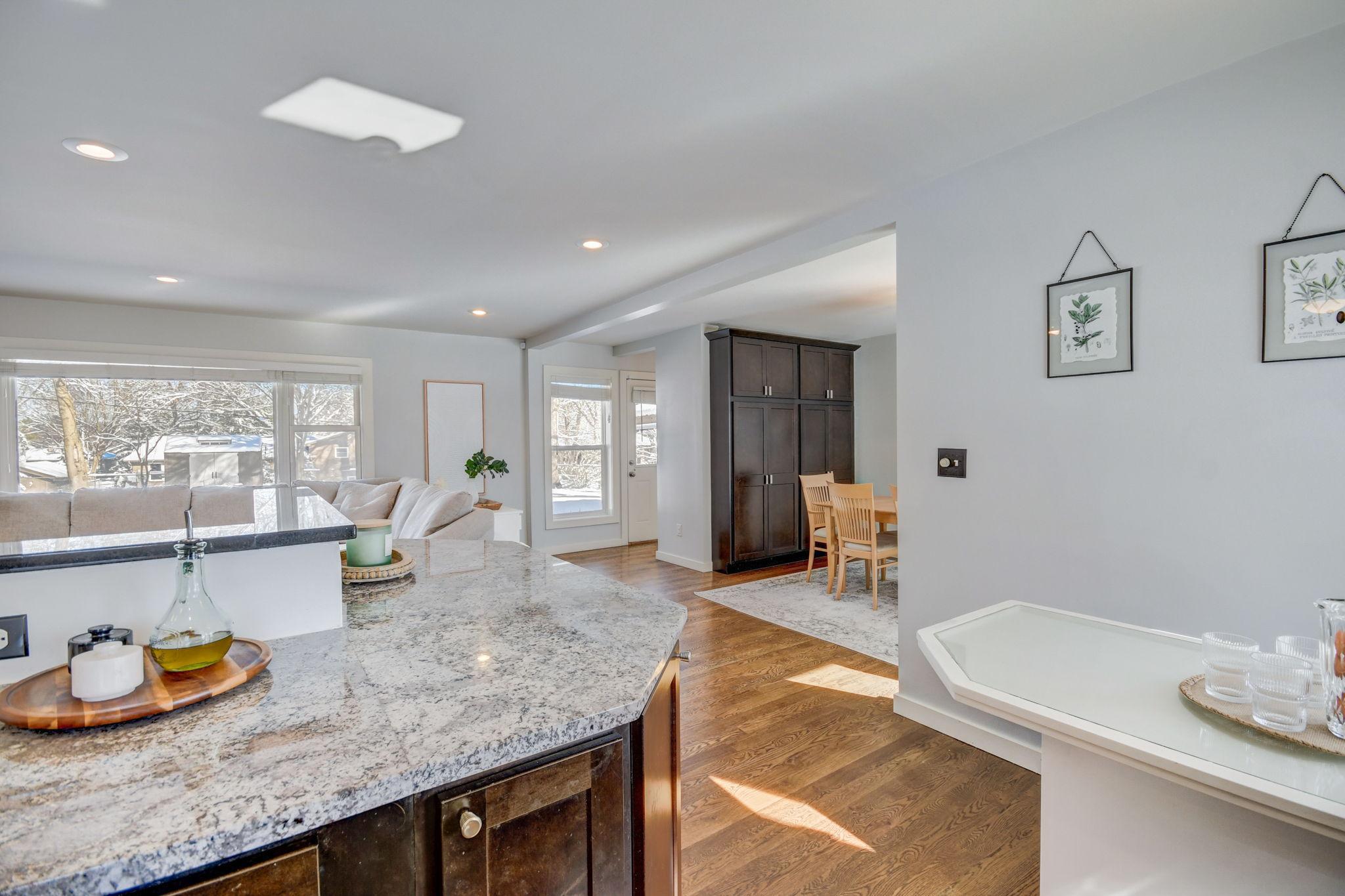 5026 Holiday Road Minnetonka, MN 55345 - Photo 8 of 45