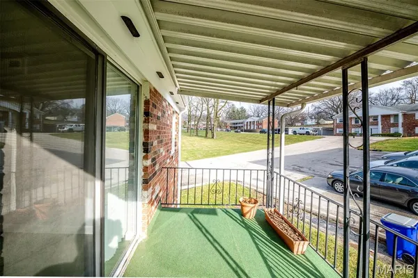 $104,900 | 3126 Carnaby Lane, Unit C, Bridgeton, MO 63044