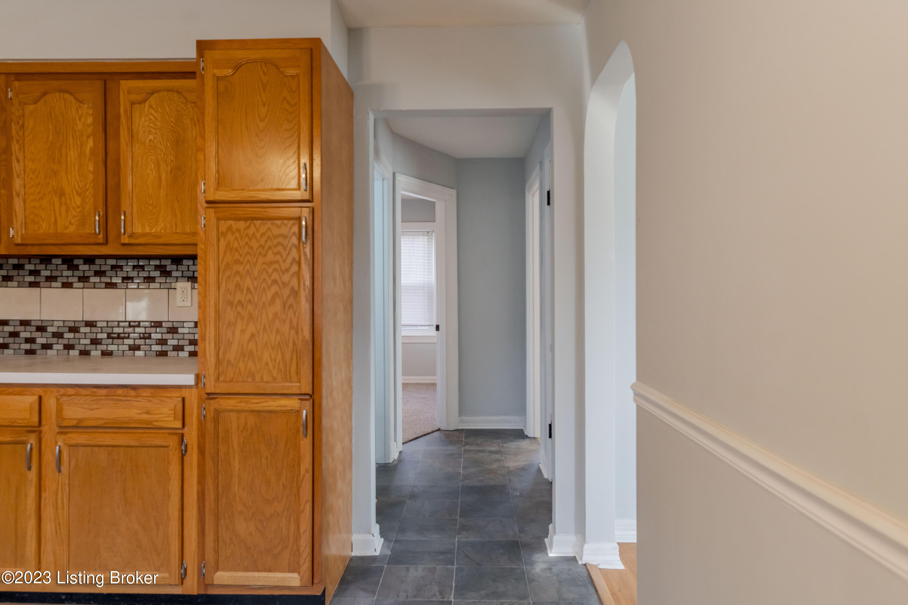 4618 Dohn Road Louisville, KY 40216 - Photo 10 of 41 DSC07963