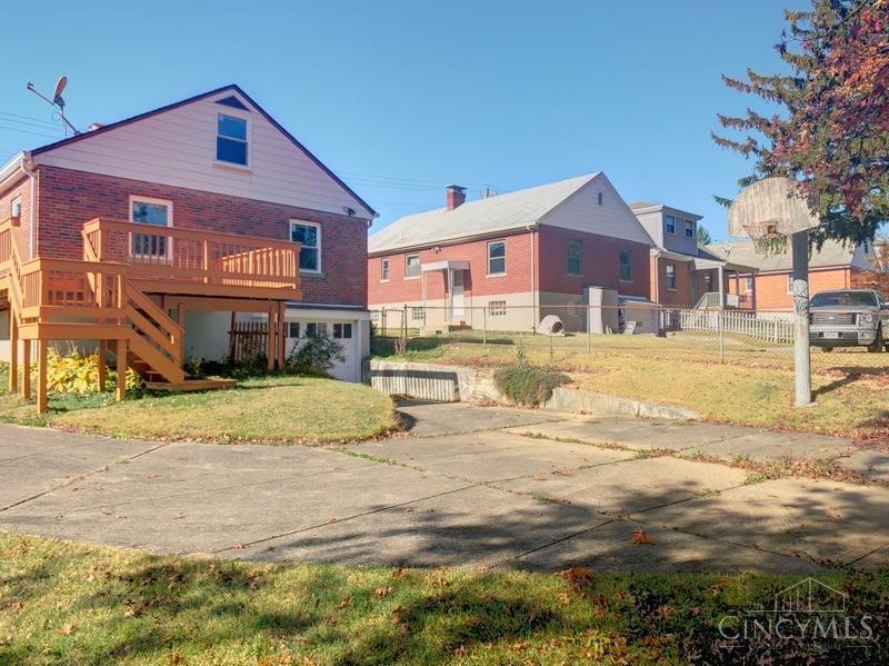 3954 School Section Road Cincinnati, OH 45211 - Photo 3 of 22