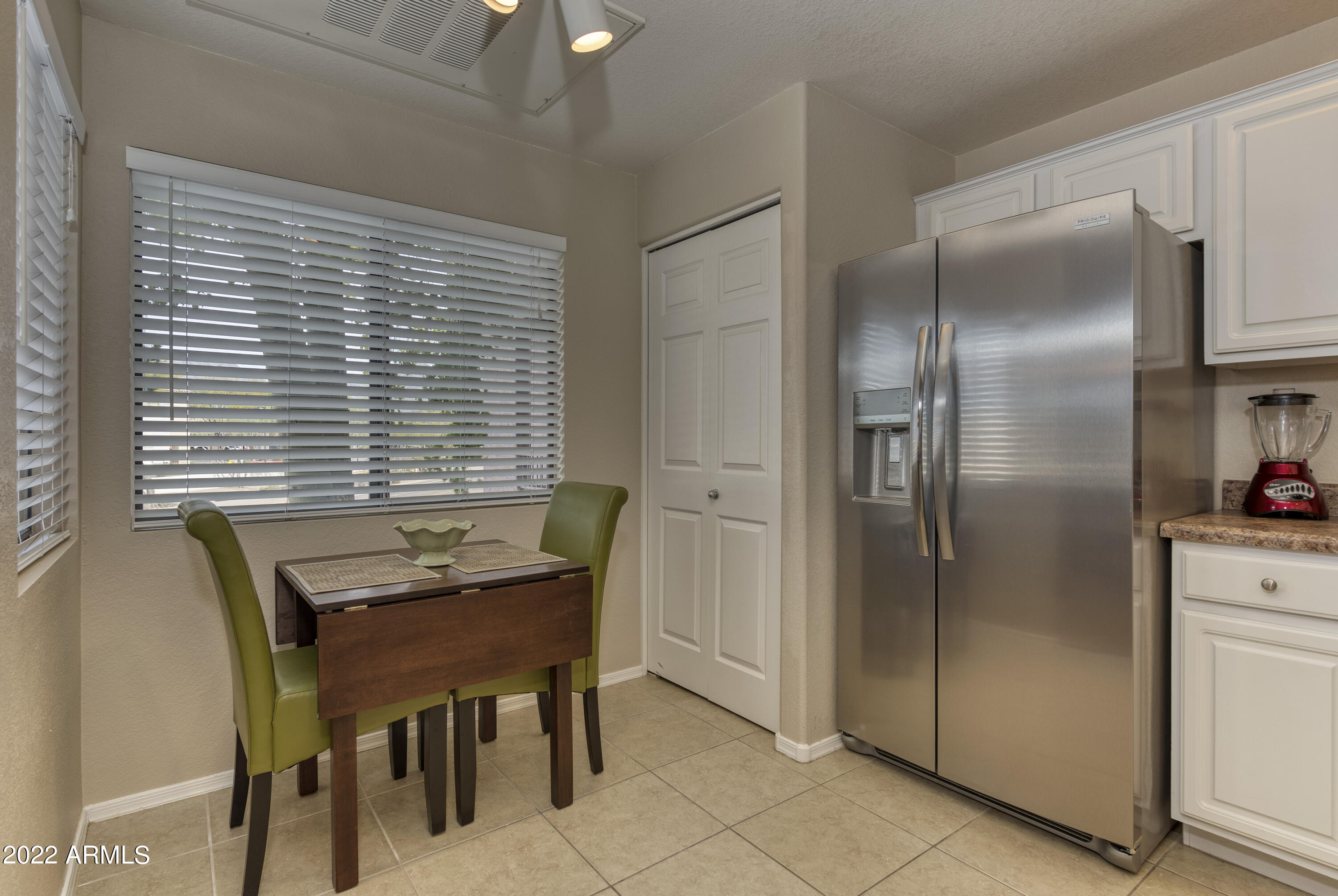 9455 East Raintree Drive, Unit 2010 Scottsdale, AZ 85260 - Photo 9 of 23 Casual Dining