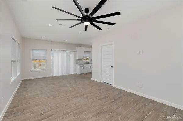 $1,500 | 1626 West B Street, Mission, TX 78572