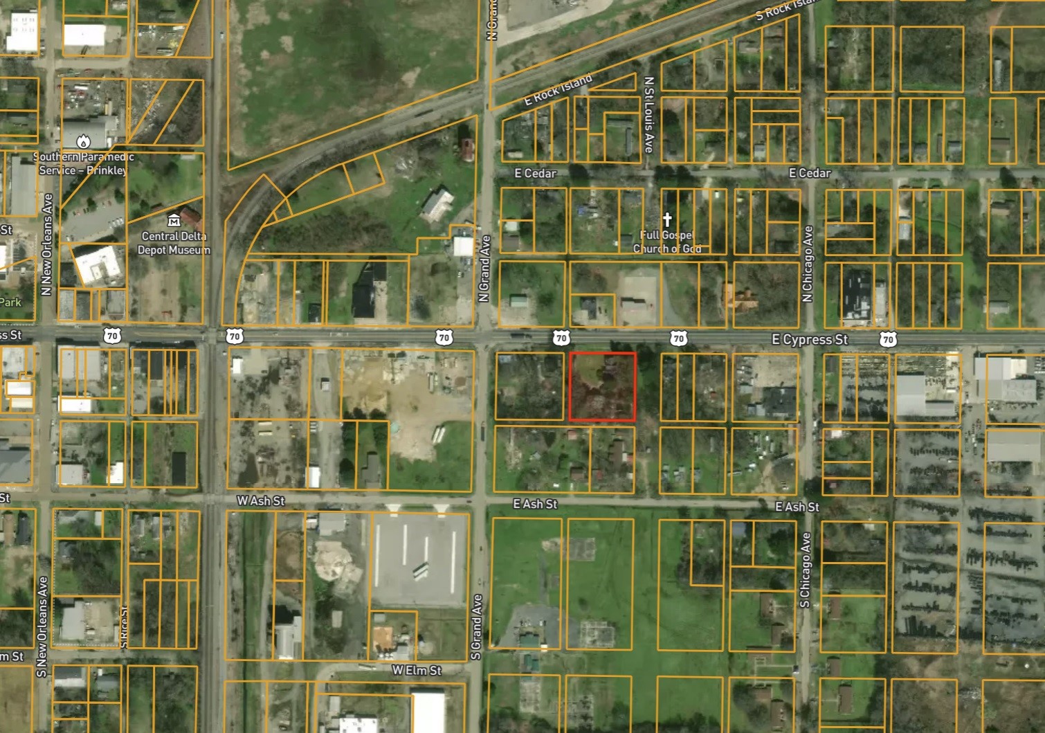 38 East Cypress Street Other, AR 72021 - Photo 3 of 12 a bathroom with a shower