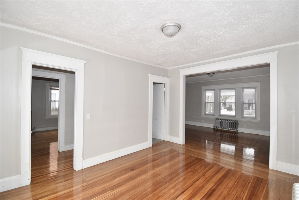 34 Castle Street Springfield, MA 01118 - Photo 12 of 39