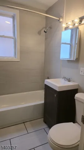 $1,675 | 206 Chancellor Avenue, Newark, NJ 07112