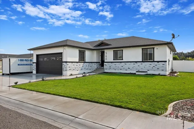 $670,000 | 565 Clearwater Way, Heyburn, ID 83336