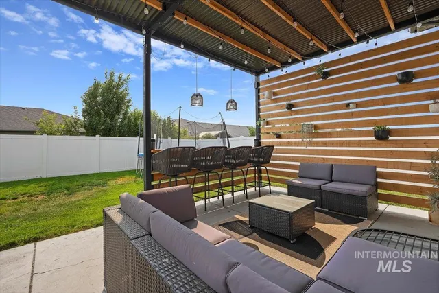 $670,000 | 565 Clearwater Way, Heyburn, ID 83336