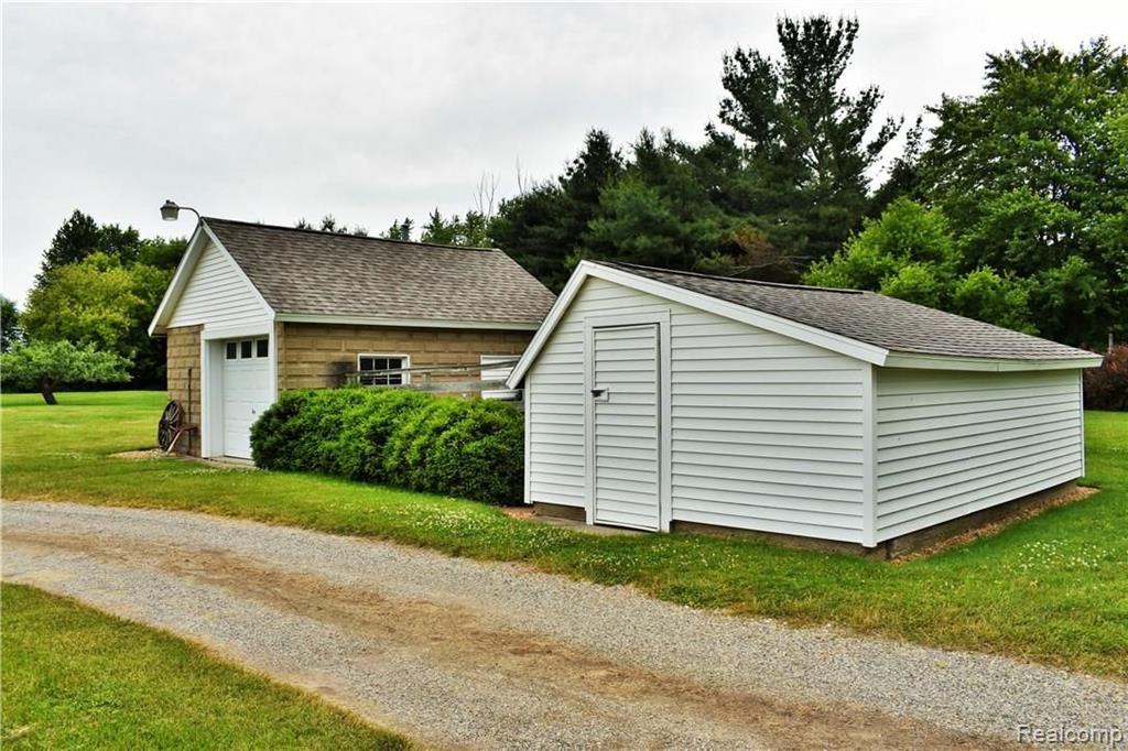 9319 Beecher Road Flushing, MI 48433 - Photo 18 of 67