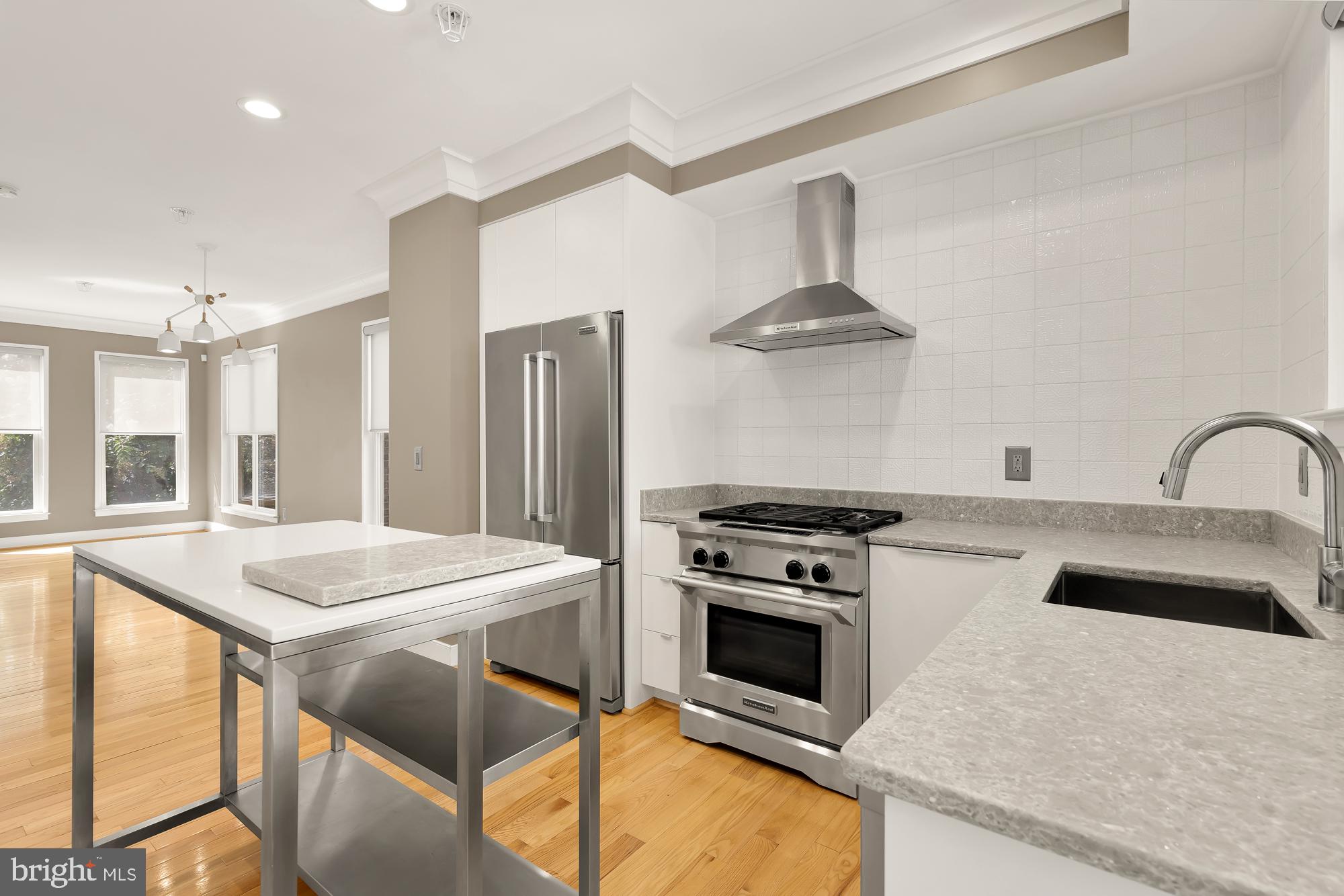 1021 5th Street Southeast Washington, DC 20003 - Photo 4 of 29