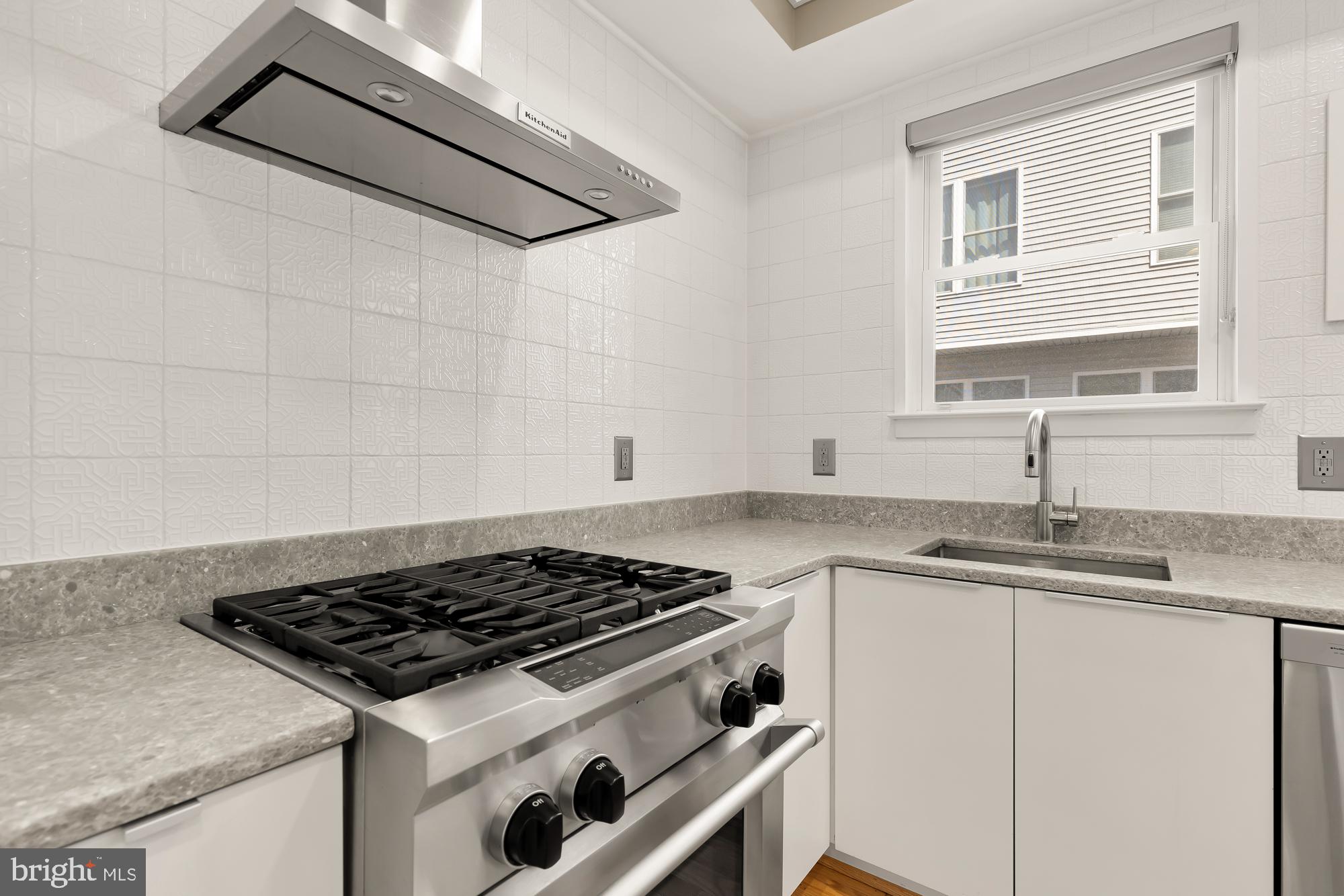 1021 5th Street Southeast Washington, DC 20003 - Photo 6 of 29