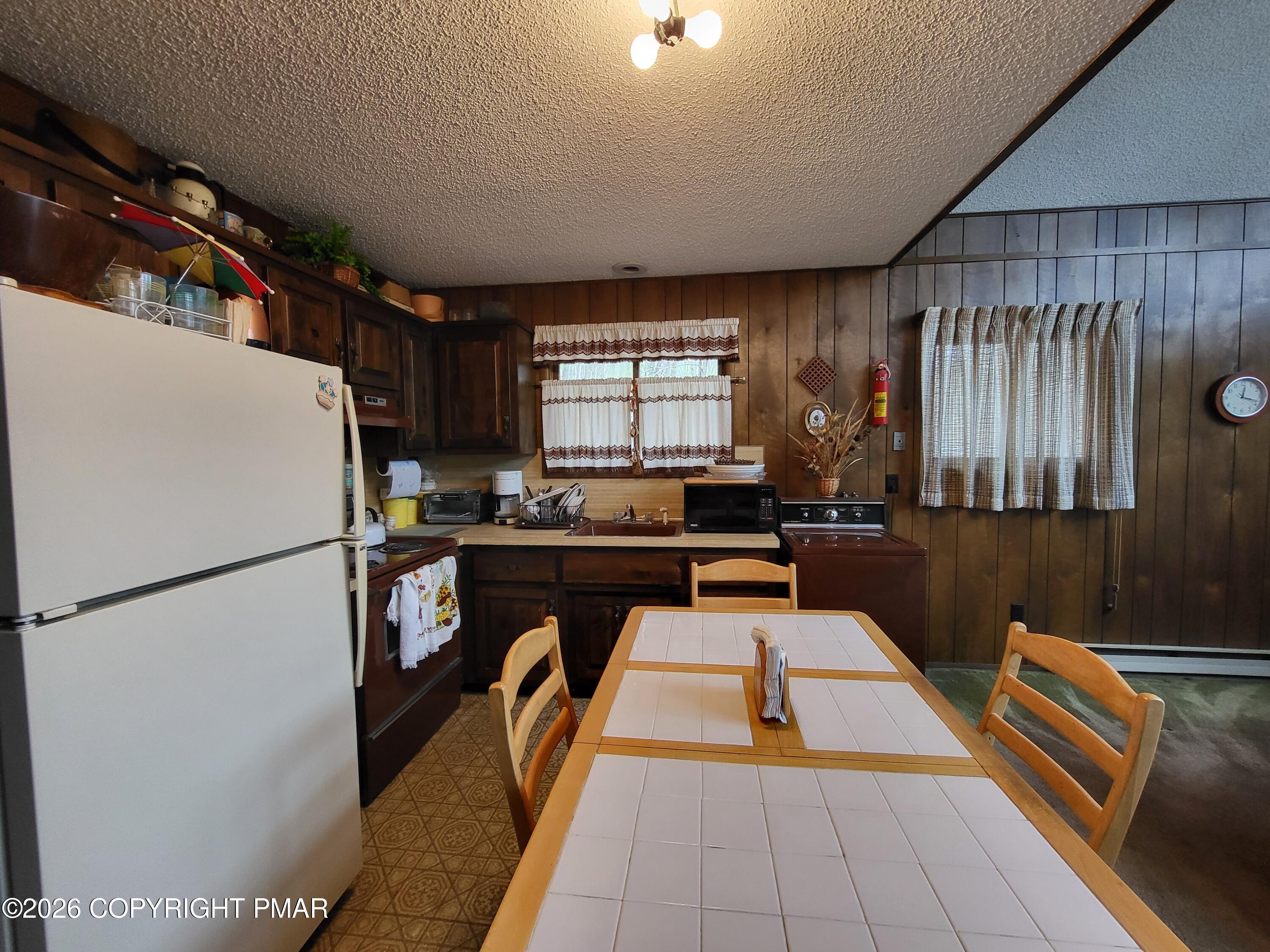 1006 Hampstead Road Bushkill, PA 18324 - Photo 11 of 70 20260430_162242