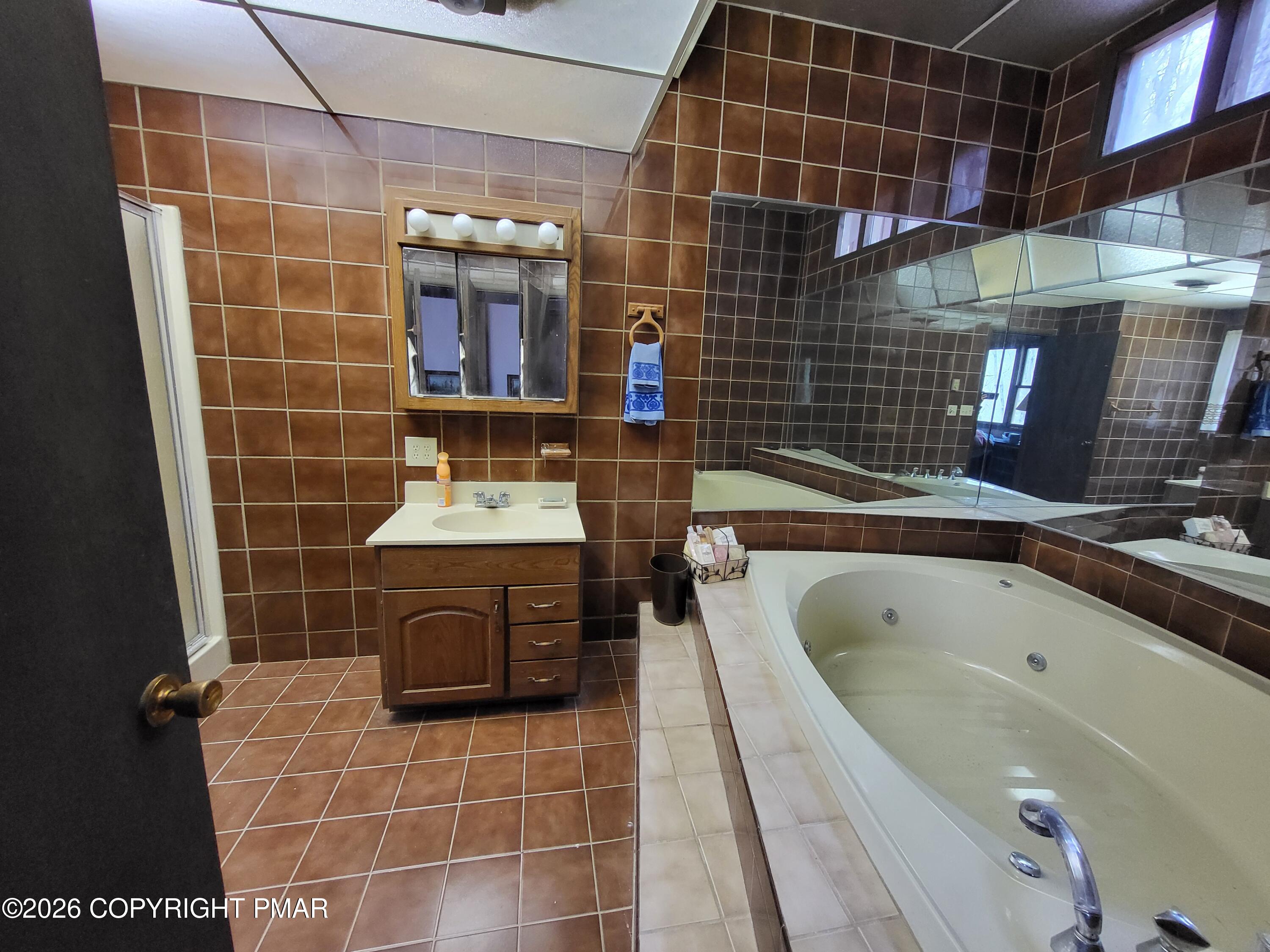 1006 Hampstead Road Bushkill, PA 18324 - Photo 20 of 70 20260430_162512