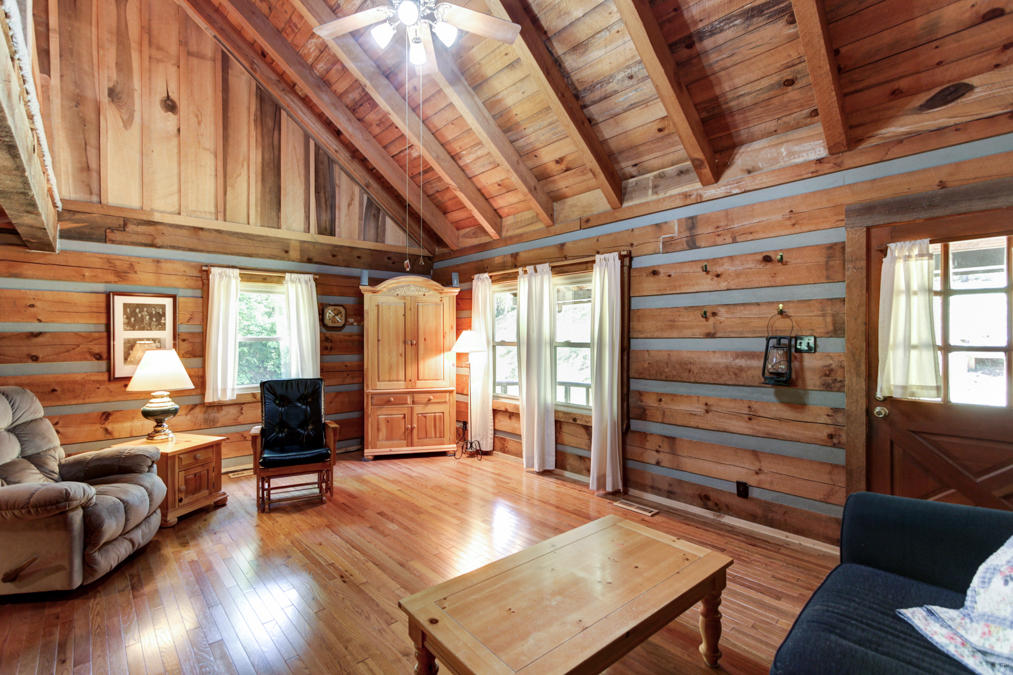 471 Love Road Friendsville, TN 37737 - Photo 5 of 31 Light and bright family room