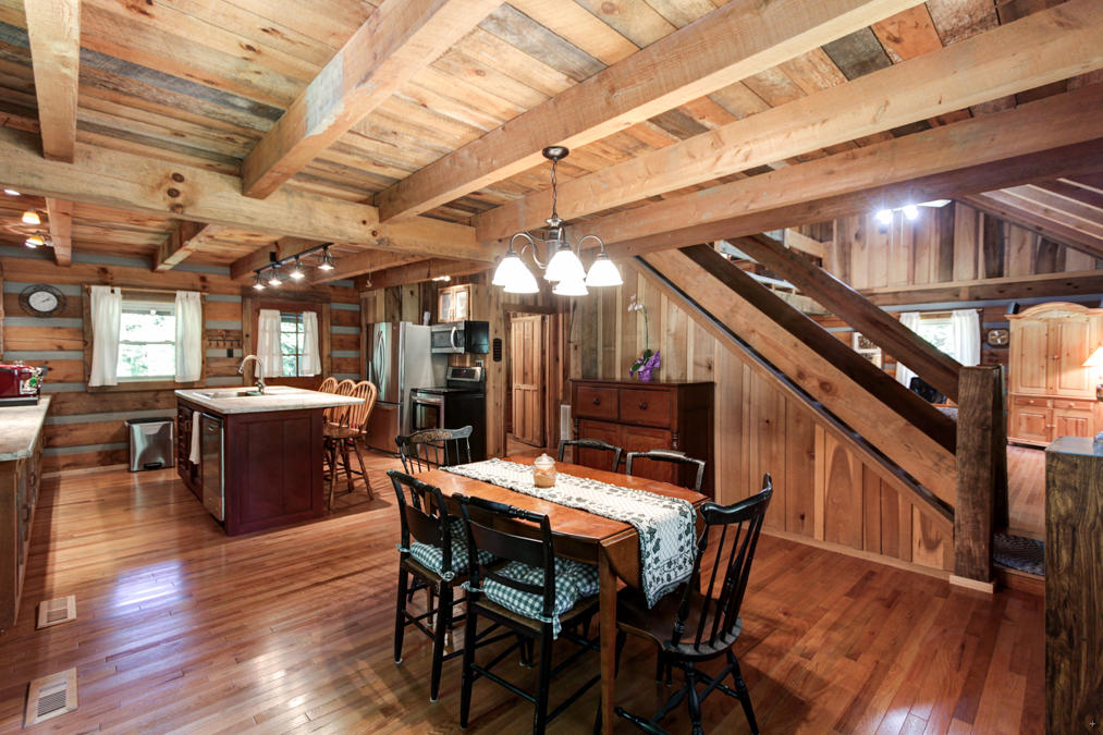 471 Love Road Friendsville, TN 37737 - Photo 8 of 31 Spacious Eat In Dining area