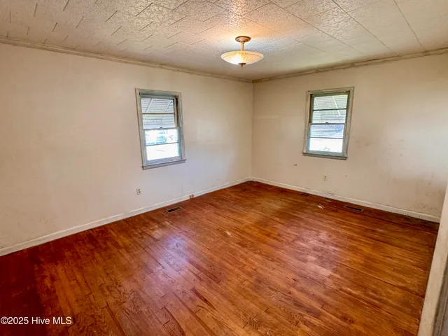 $65,000 | 102 East Main Street, Hamilton, NC 27840