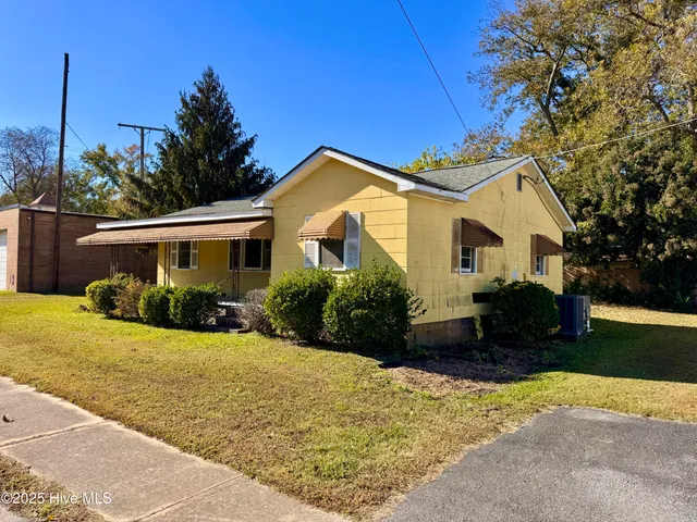 $65,000 | 102 East Main Street, Hamilton, NC 27840