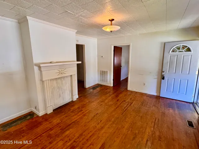 $65,000 | 102 East Main Street, Hamilton, NC 27840
