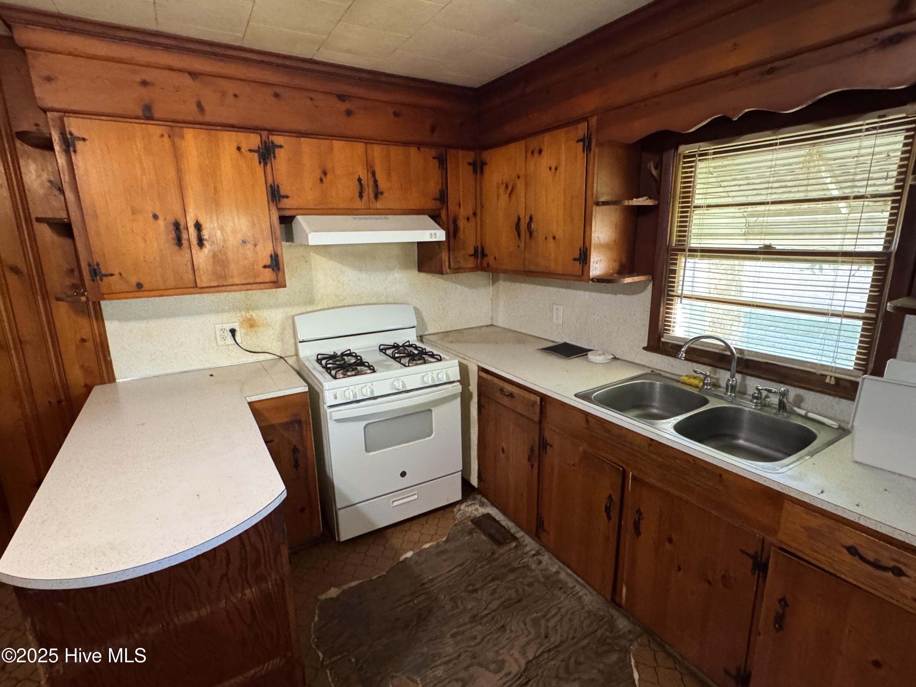 102 East Main Street Hamilton, NC 27840 - Photo 7 of 14 IMG_2134