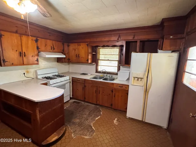 $65,000 | 102 East Main Street, Hamilton, NC 27840