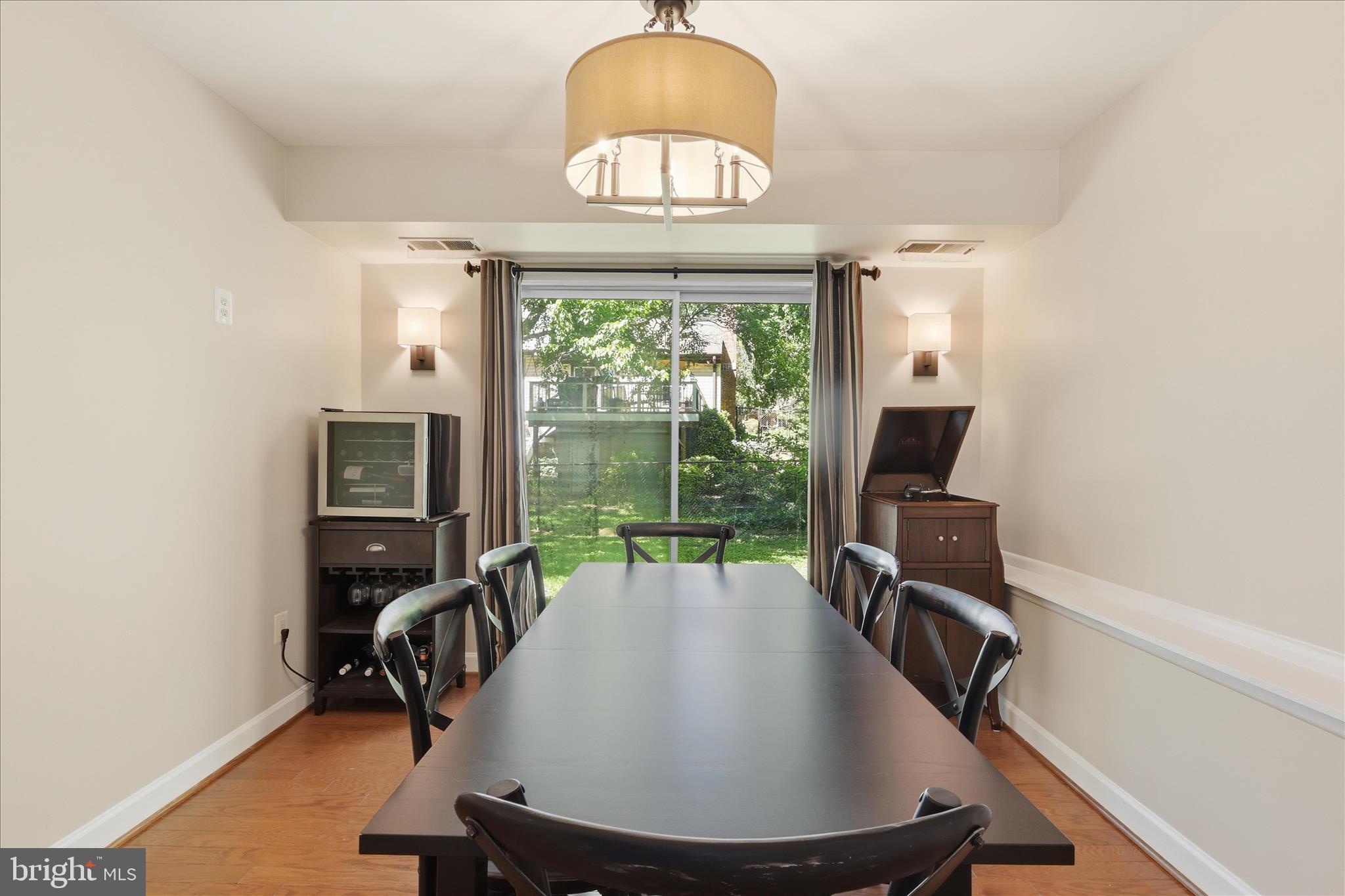 12014 Trossack Road Herndon, VA 20170 - Photo 8 of 29 Gallery Image 8