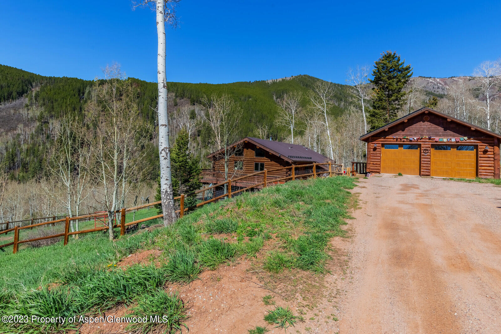 903 McLaughlin Lane Basalt, CO 81621 - Photo 4 of 28 a view of a back yard with green space