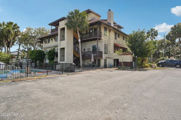 $389,000 | 212 St Johns Avenue, Unit 201, Green Cove Springs, FL 32043