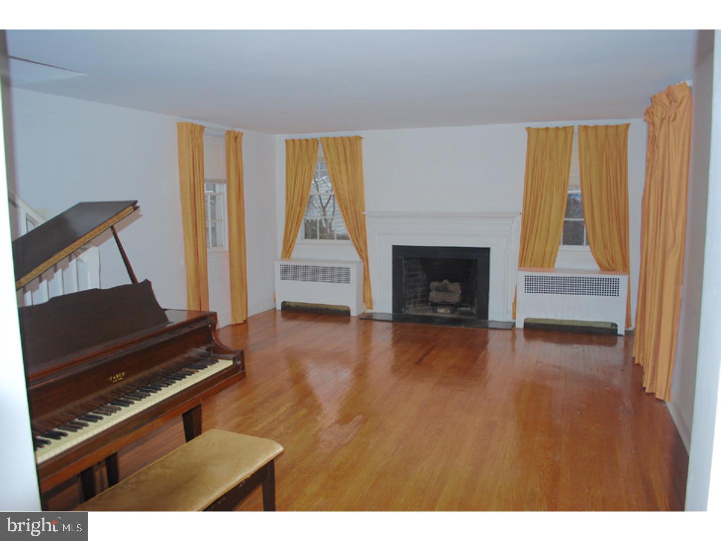 203 Earlington Road Havertown, PA 19083 - Photo 3 of 15 Living Room