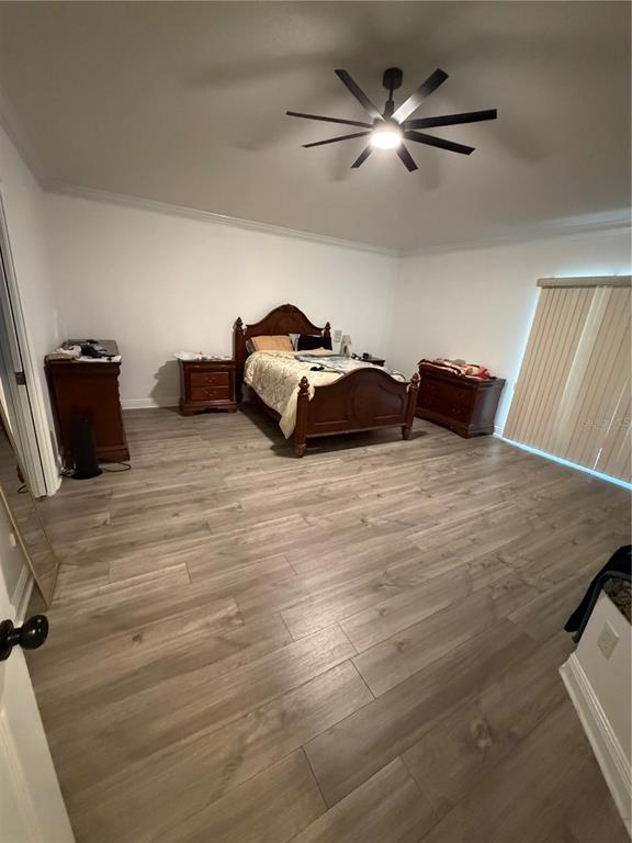 218 Piney Woods Road Apopka, FL 32703 - Photo 9 of 11 a living room with furniture