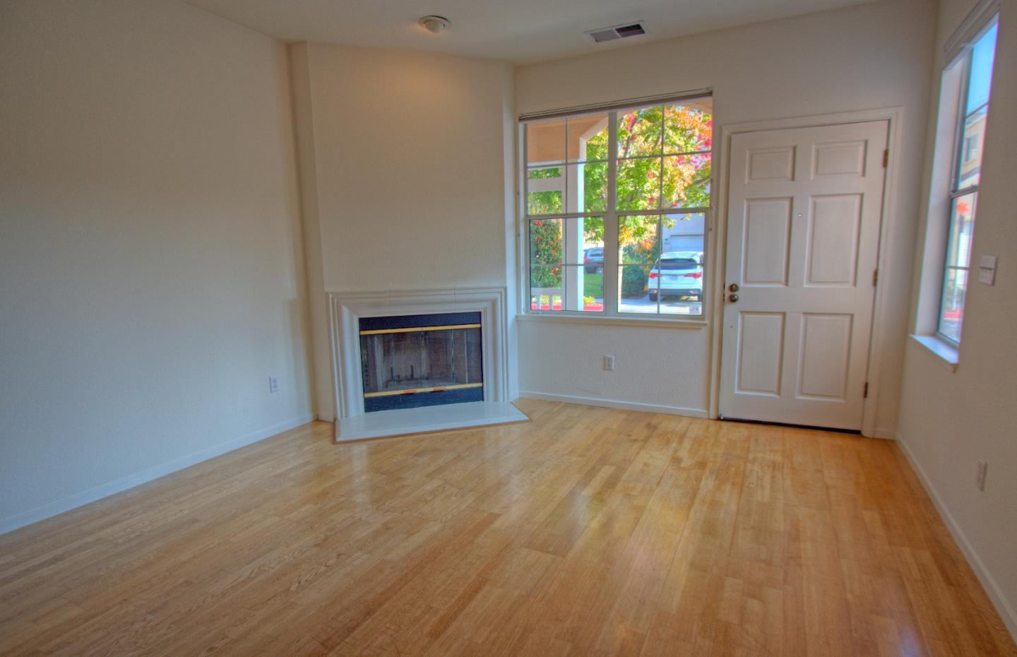 104 Whits Road Mountain View, CA 94040 - Photo 4 of 18