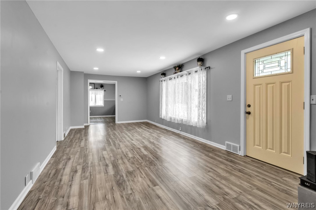 141 Borden Road Cheektowaga, NY 14043 - Photo 8 of 48