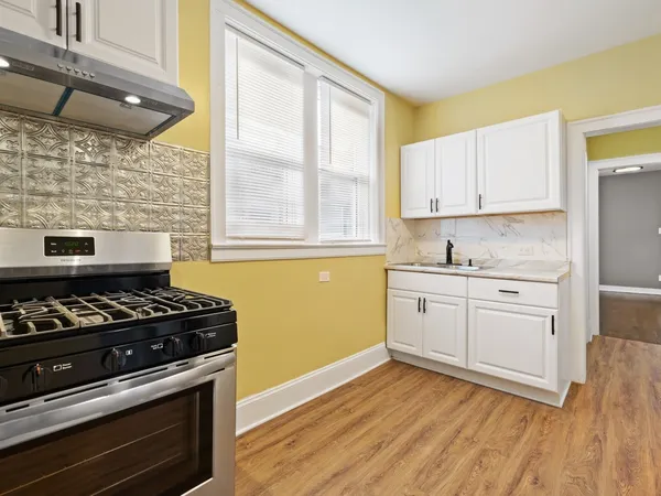 $1,800 | 7649 South Yates Boulevard, Unit 3, Chicago, IL 60649