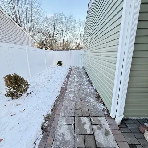 $329,900 | 804 Hillside Drive, Streamwood, IL 60107