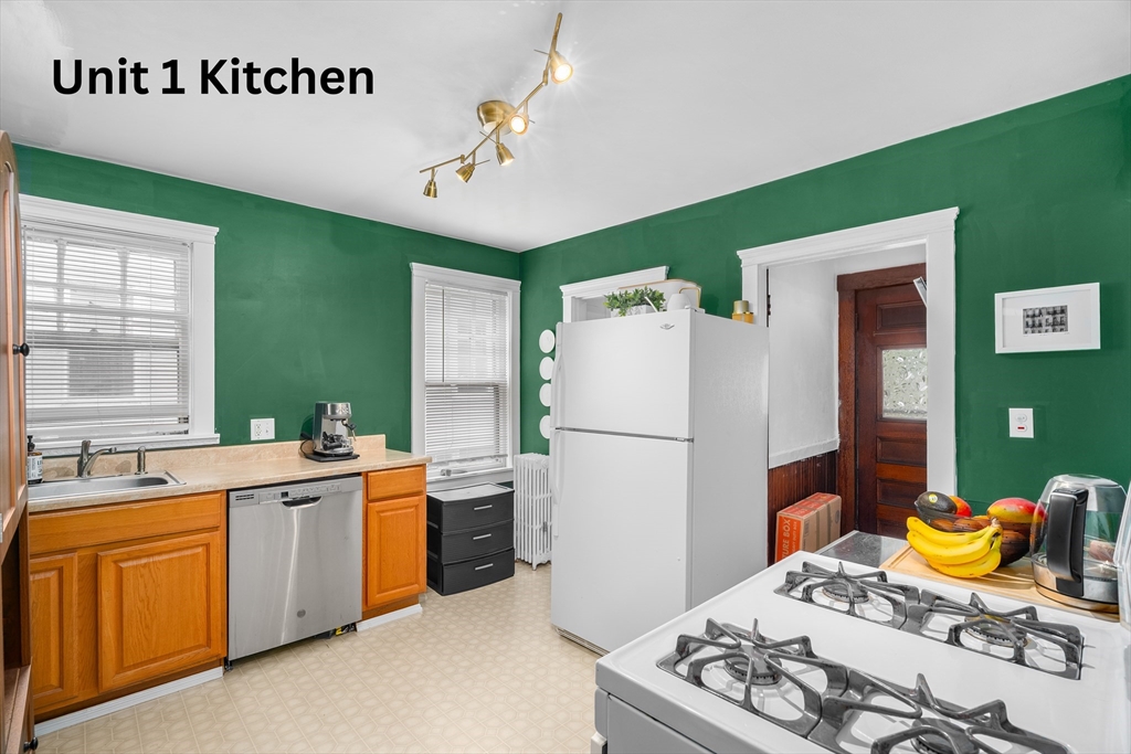 52 Sterling Street Somerville, MA 02144 - Photo 10 of 40